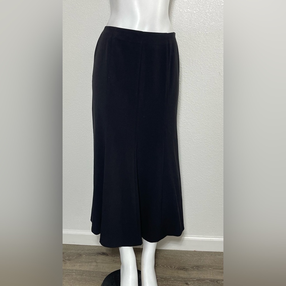 Elegant Black Maxi Skirt - Picture 2 of 12